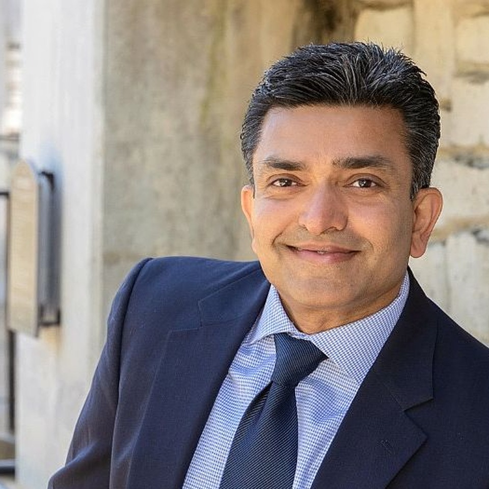 Deepak Mehta, Broker with RE/MAX Professionals Select
